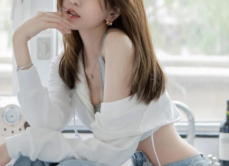 适合跟她轻轻耳语的告白情话(有意思的告白情话) 适合跟她轻轻耳语的告白情话(有意思的告白情话)